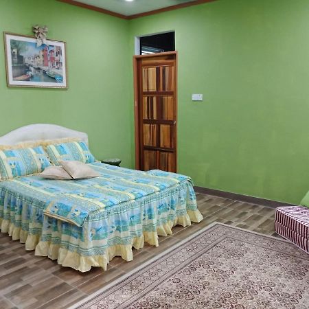 Appartamento Jazepuri - Jaze 1 Kuching Esterno foto