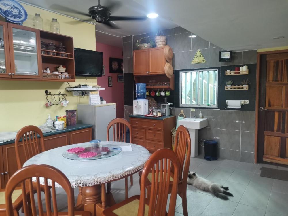 Appartamento Jazepuri - Jaze 1 Kuching Esterno foto